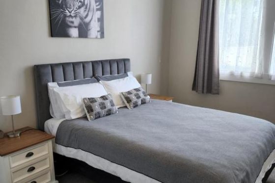 Deluxe Queen Suite