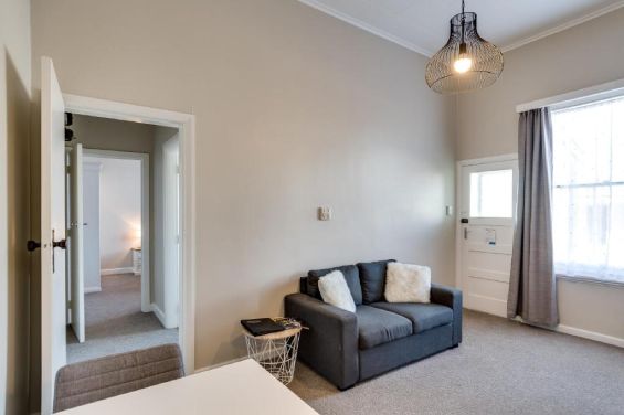 Deluxe Queen Suite
